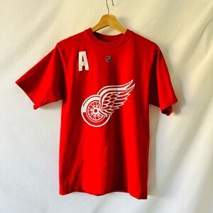 2/$10 - Reebok Detroit Red Wings #40 Zetterberg Tshirt